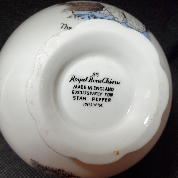 Vintage Royal Bone China Cream & Sugar Inu… - Picture 9 of 12